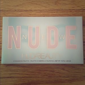 HUDA BEAUTY THE NEW NUDES EYESHADOW PALETTE